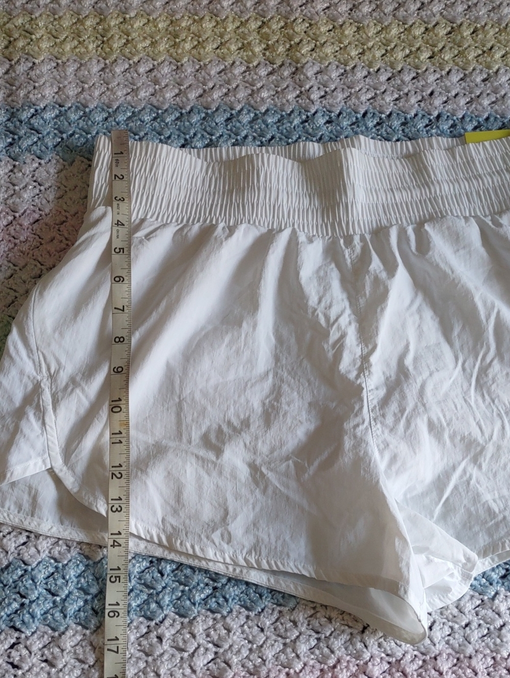 All In Motion Large White High Rise Crinkle Short - Picture 5 of 16